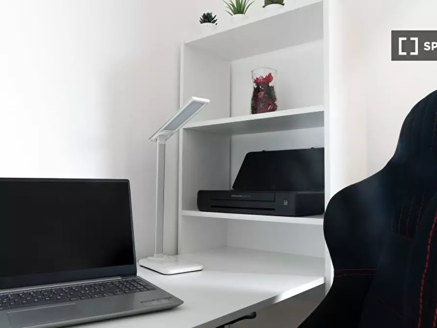 Immagine 8 di Camera condivisa in affitto  in Via Carlo Valvassori Peroni a Milano