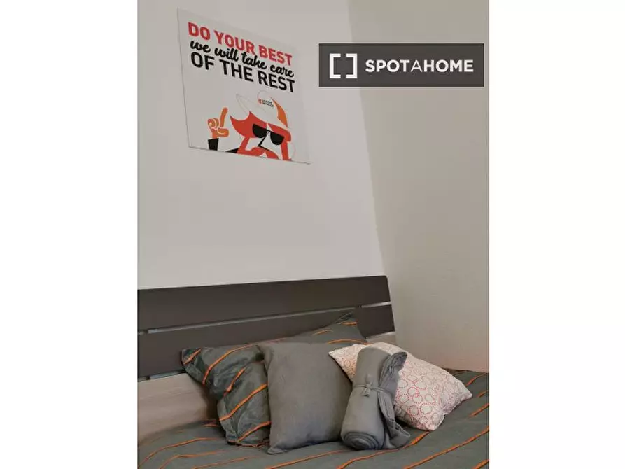 Immagine 11 di Camera condivisa in affitto  in SALITA PIANO DI ROCCA/8 a Genova