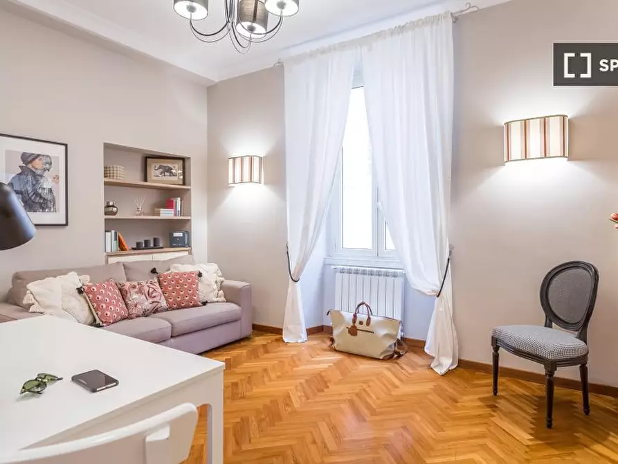 Immagine 1 di Appartamento in affitto  in Via del Boschetto a Roma