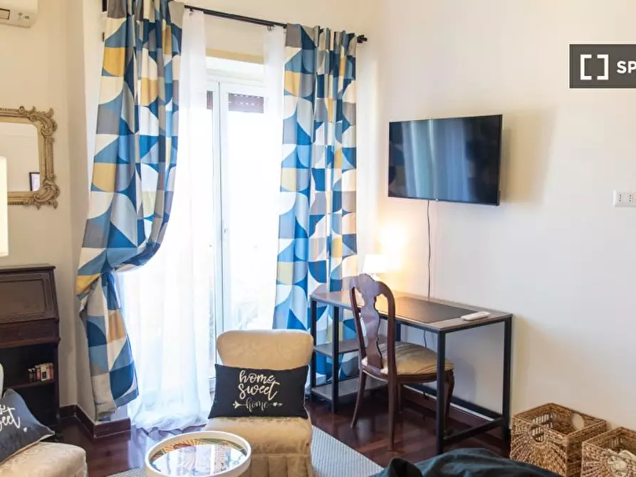 Immagine 4 di Camera condivisa in affitto  in Via Mario Musco a Roma