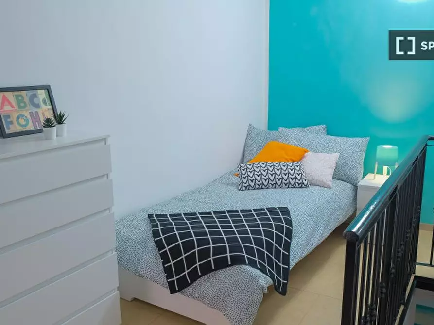 Immagine 4 di Camera condivisa in affitto  in Via Francesco Saverio Correra int. 15 a Napoli