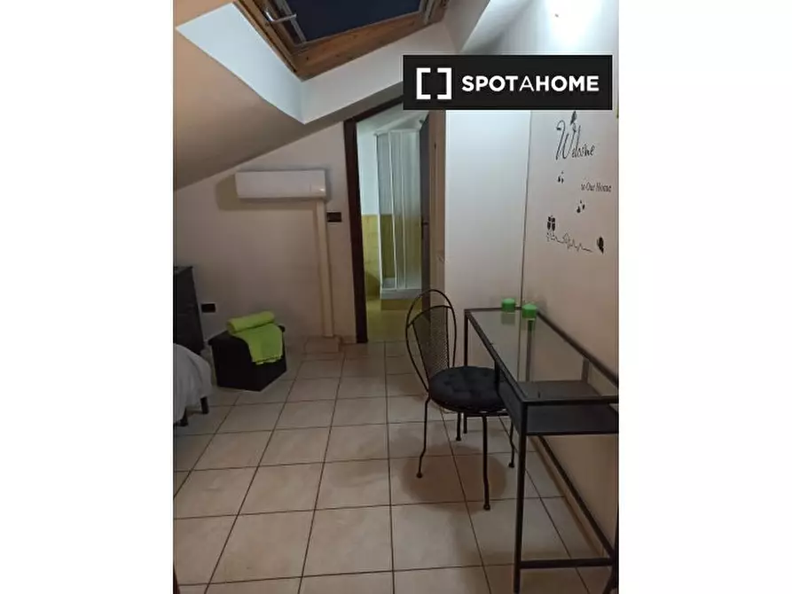 Immagine 5 di Camera condivisa in affitto  in Via Fraconalto a Roma