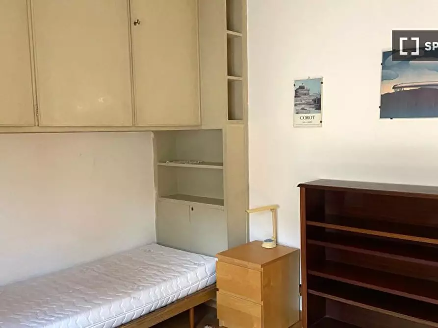 Immagine 2 di Camera condivisa in affitto  in Via Leonardo Fibonacci a Roma