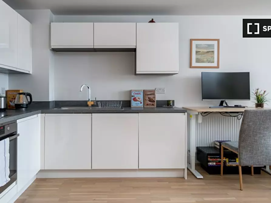 Immagine 8 di Appartamento in affitto  in Knightley Walk a Wandsworth