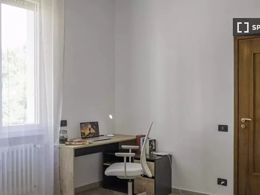 Immagine 3 di Camera condivisa in affitto  in Via Amos Cassioli a Firenze