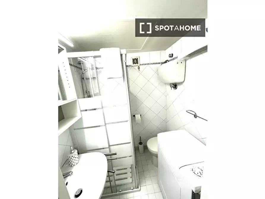 Immagine 3 di Ufficio in affitto  in Via del Consolato a Roma