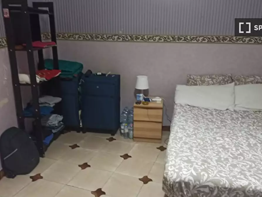 Immagine 1 di Camera condivisa in affitto  in Via Montesilvano a Napoli
