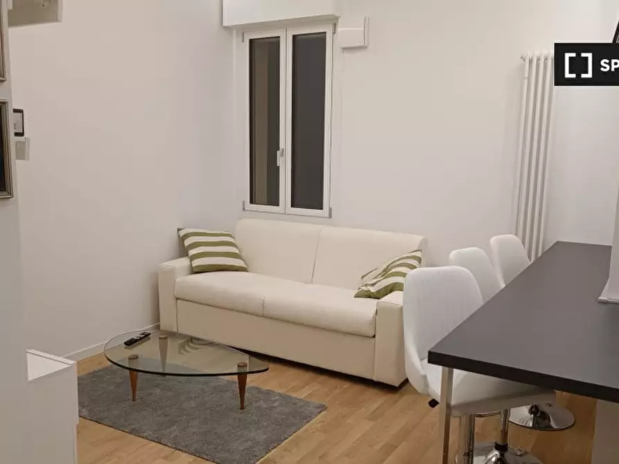 Immagine 1 di Appartamento in affitto  in Via Farini a Bologna