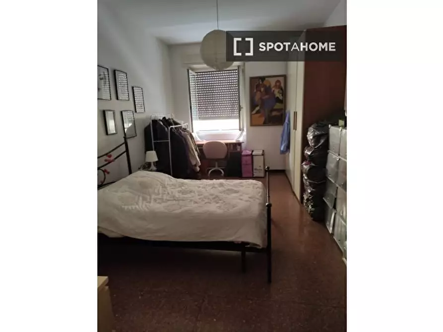 Immagine 2 di Camera condivisa in affitto  in Via Salasco a Milano