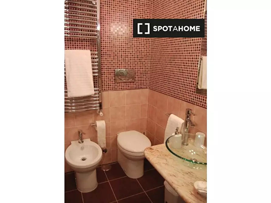 Immagine 10 di Appartamento in affitto  in Via Ilario Alibrandi, 00165 Roma RM, Italy a Roma