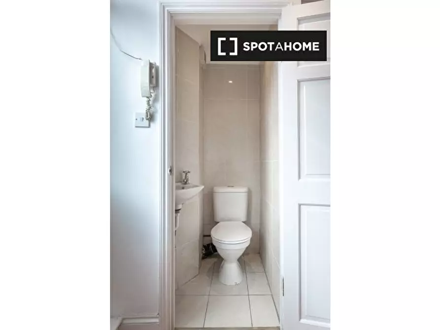 Immagine 5 di Appartamento in affitto  in Bethnal Green Rd a Poplar