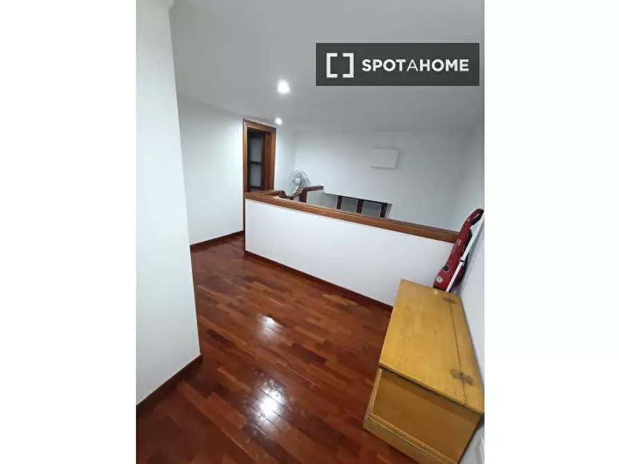 Immagine 9 di Camera condivisa in affitto  in Vico Canalone a Fontana dei Serpi a Napoli