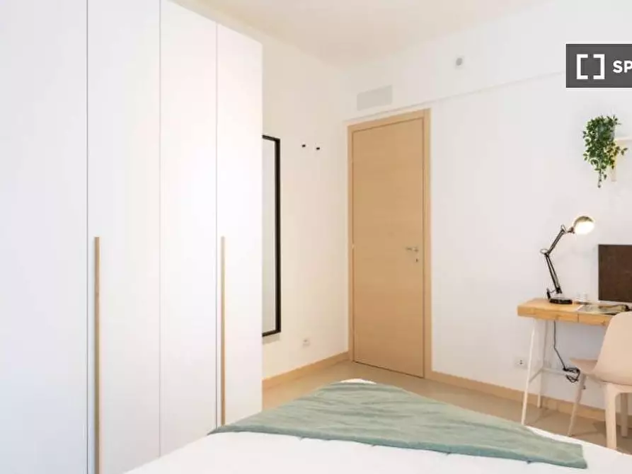 Immagine 3 di Camera condivisa in affitto  in Via Gardone a Milano