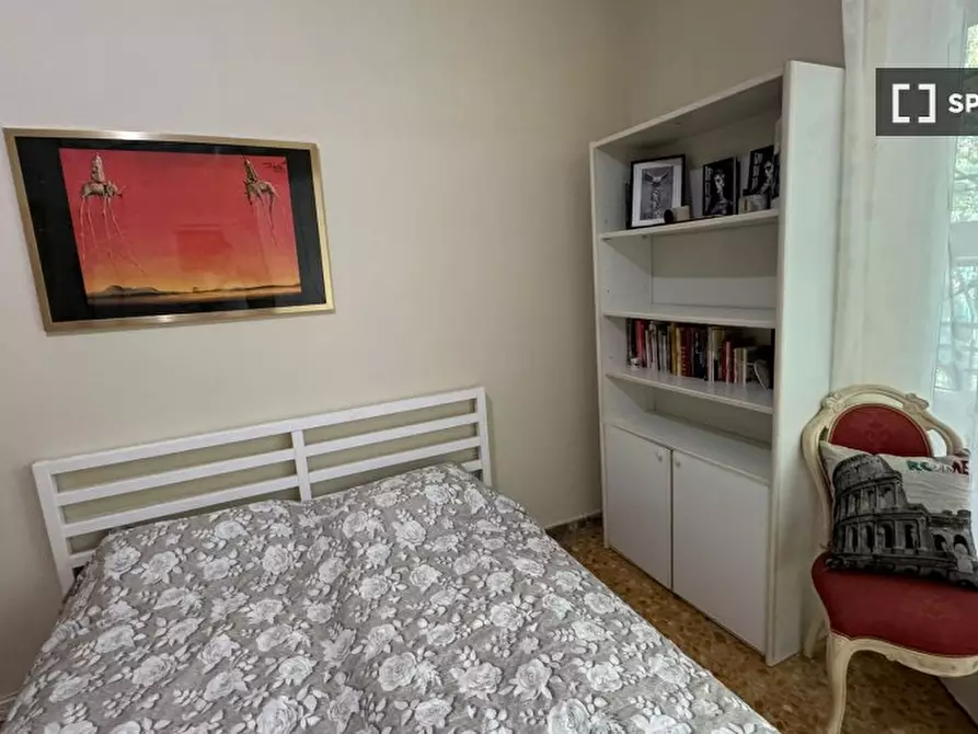 Immagine 2 di Camera condivisa in affitto  in Via Tripolitania a Roma