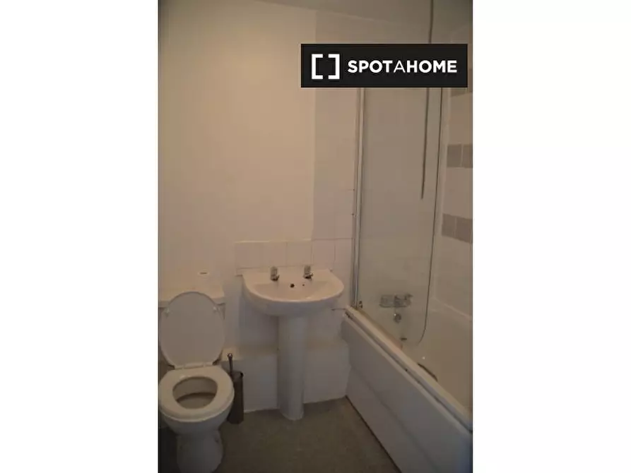Immagine 6 di Camera condivisa in affitto  in Bruckner St a Kensington
