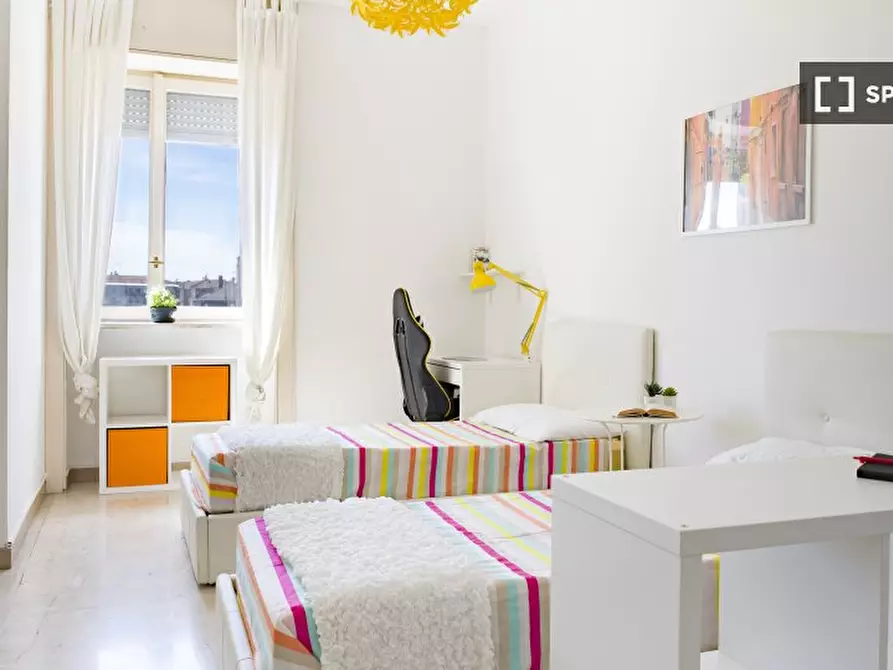 Immagine 2 di Camera condivisa in affitto  in Via Vettabbia a Milano