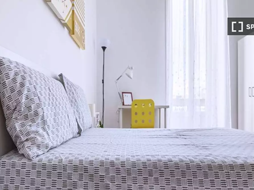 Immagine 3 di Camera condivisa in affitto  in Via Valenza a Milano