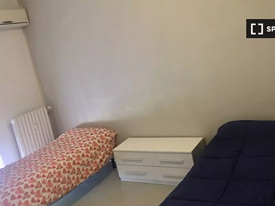 Immagine 1 di Camera condivisa in affitto  in Via Lecco, 20090 Buccinasco MI, Italy a Buccinasco