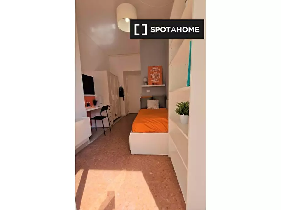 Immagine 15 di Camera condivisa in affitto  in Lungotevere di Pietra Papa a Roma