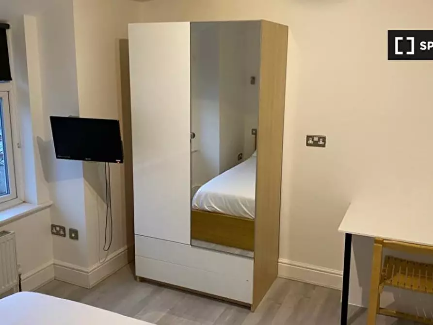 Immagine 3 di Camera condivisa in affitto  in Thirsk Road a Merton