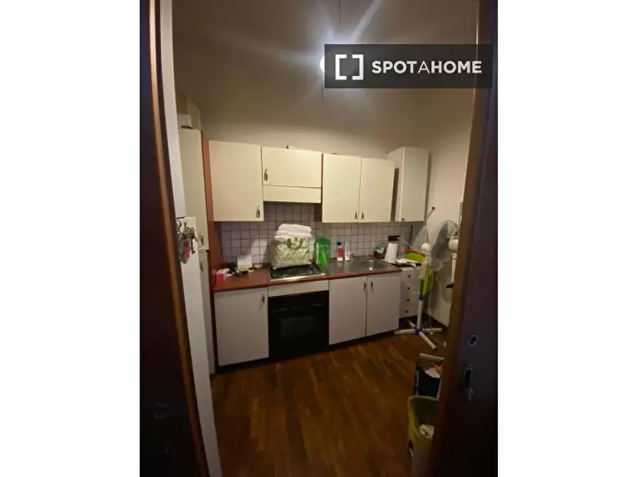 Immagine 6 di Camera condivisa in affitto  in Via dei Tribunali a Napoli