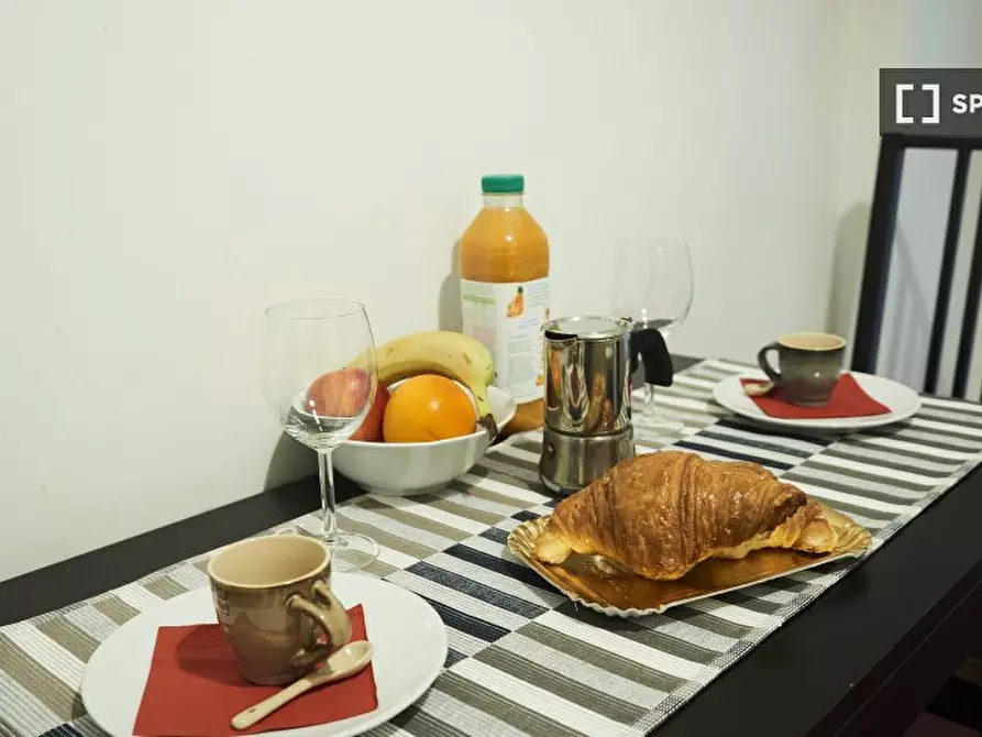 Immagine 13 di Camera condivisa in affitto  in Via Cipro a Roma