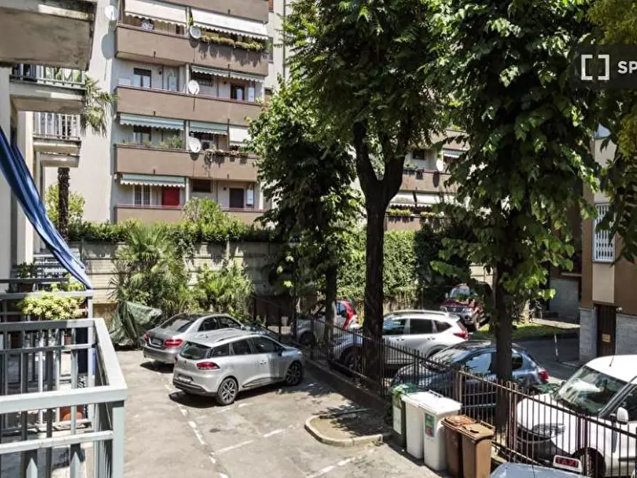 Immagine 16 di Camera condivisa in affitto  in Via Garegnano a Milano