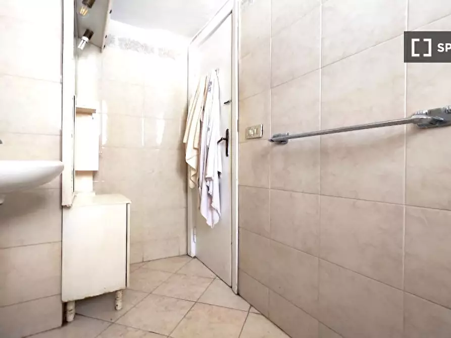 Immagine 16 di Camera condivisa in affitto  in Viale Tirreno, 00141 Roma RM, Italy a Roma