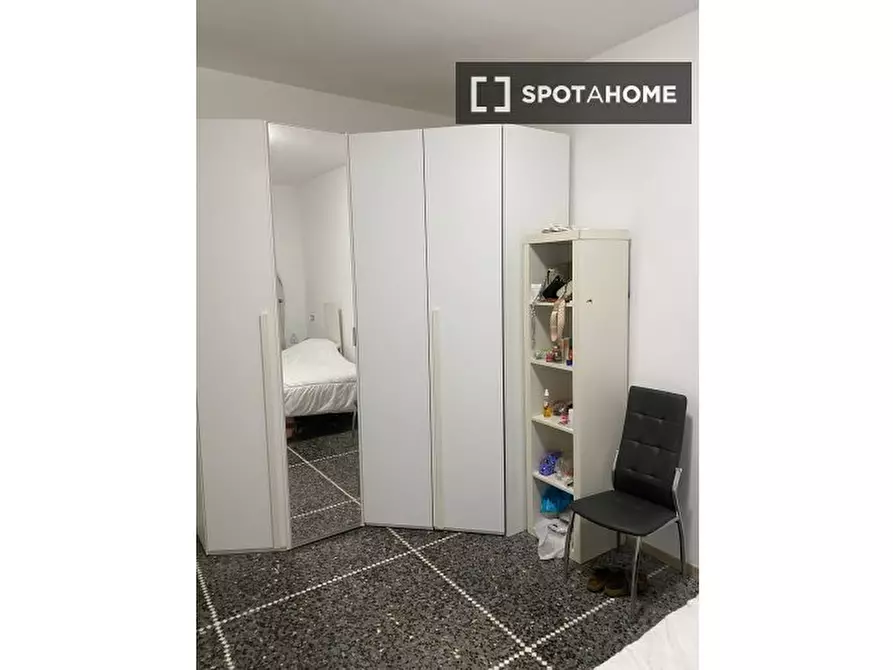 Immagine 2 di Camera condivisa in affitto  in Viale Eritrea a Roma