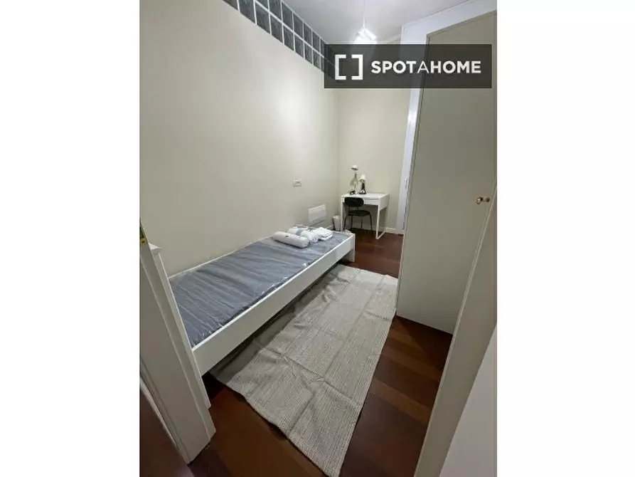 Immagine 10 di Camera condivisa in affitto  in Via Giovanni Brugnoli a Bologna