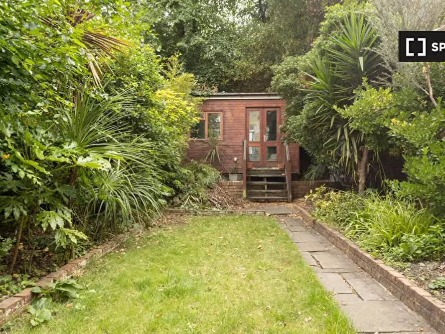 Immagine 7 di Camera condivisa in affitto  in Ground Floor Apartment a Kensington