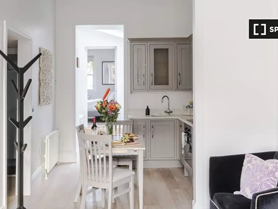 Immagine 6 di Appartamento in affitto  in flat a 