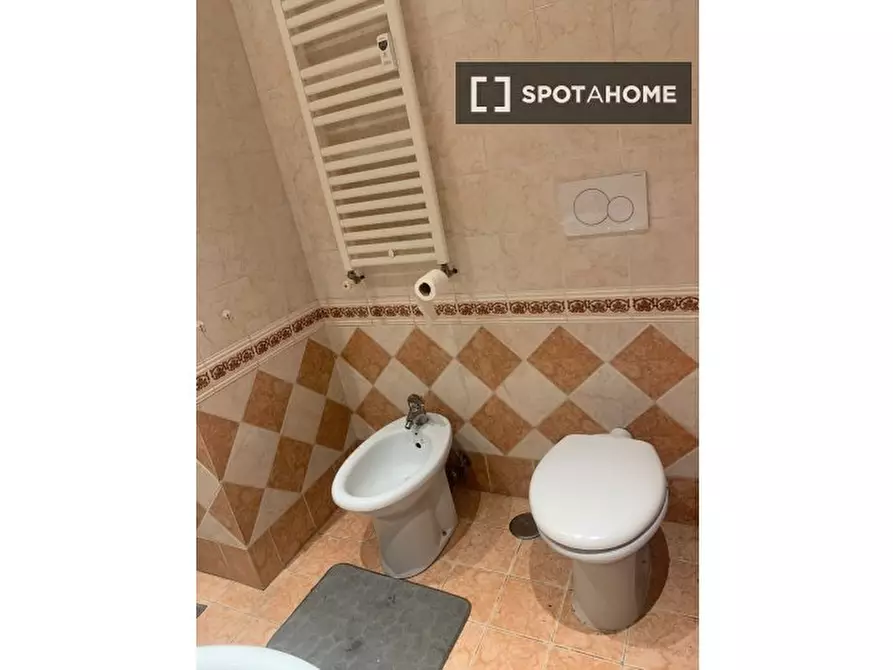 Immagine 8 di Camera condivisa in affitto  in Viale di Villa Pamphili a Roma