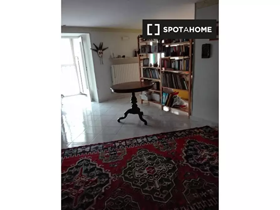 Immagine 5 di Camera condivisa in affitto  in Vico Tarsia a Napoli