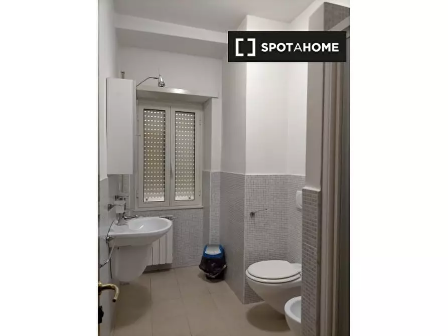 Immagine 4 di Ufficio in affitto  in Via Giacomo de' Conti a Roma