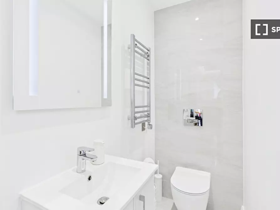 Immagine 4 di Appartamento in affitto  in Purley Downs Rd a Croydon