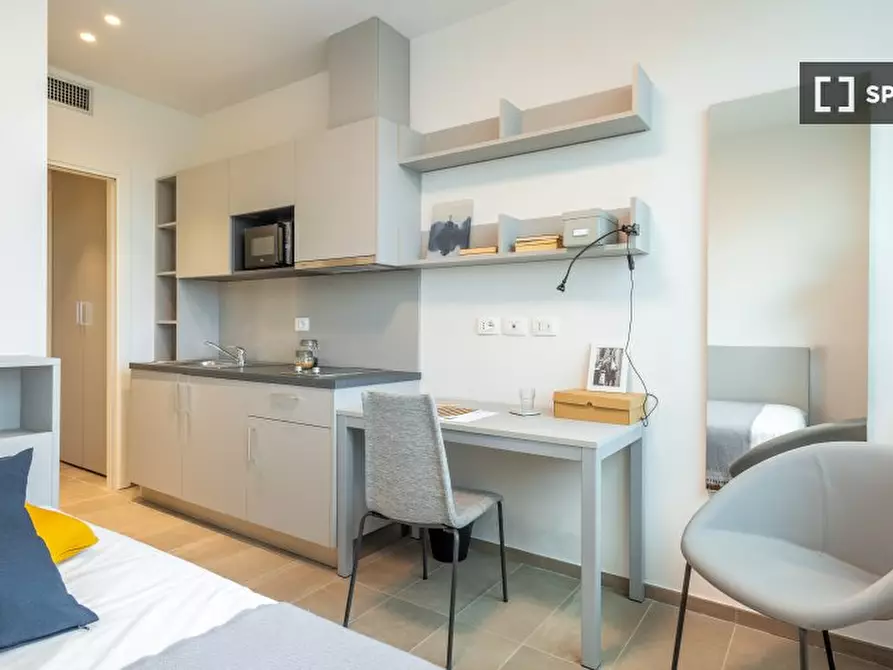 Immagine 2 di Ufficio in affitto  in Viale della Toscana a Firenze