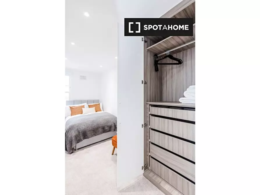 Immagine 7 di Appartamento in affitto  in Talbot Rd a Kensington