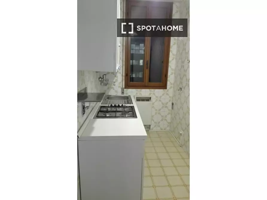 Immagine 4 di Camera condivisa in affitto  in Via Luigi Vestri a Bologna