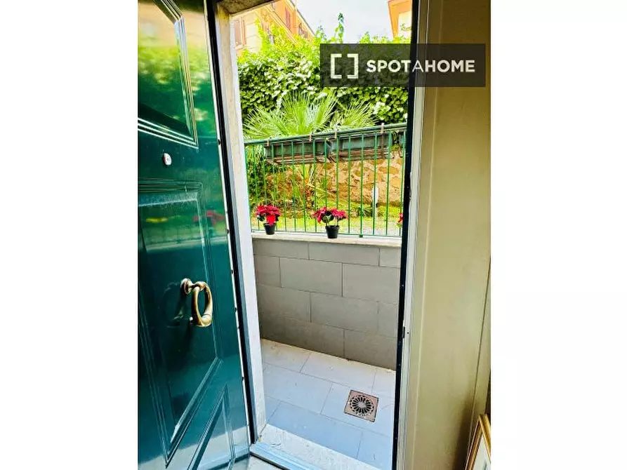 Immagine 2 di Appartamento in affitto  in Via Bari a Roma