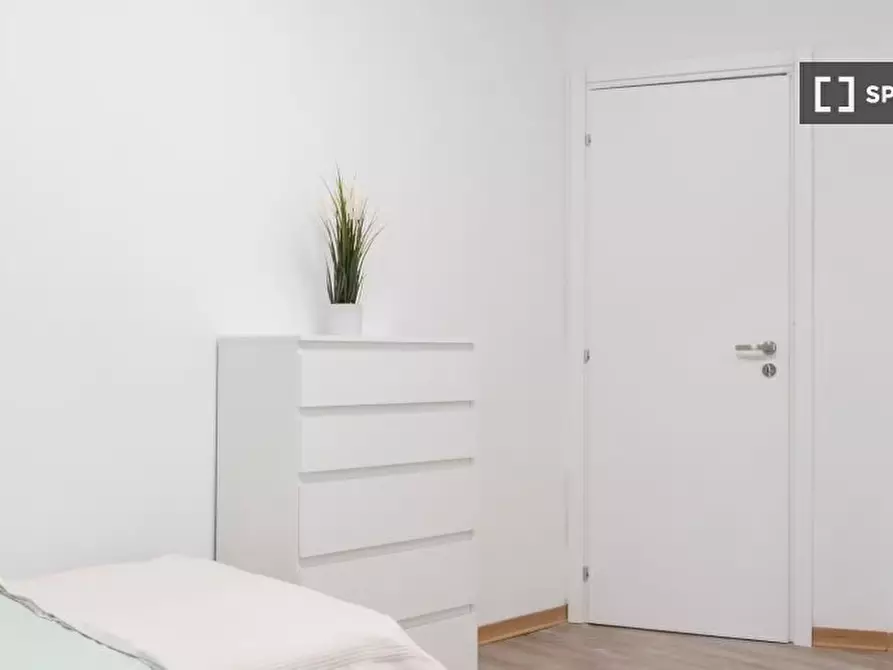 Immagine 3 di Camera condivisa in affitto  in Via Elba a Torino