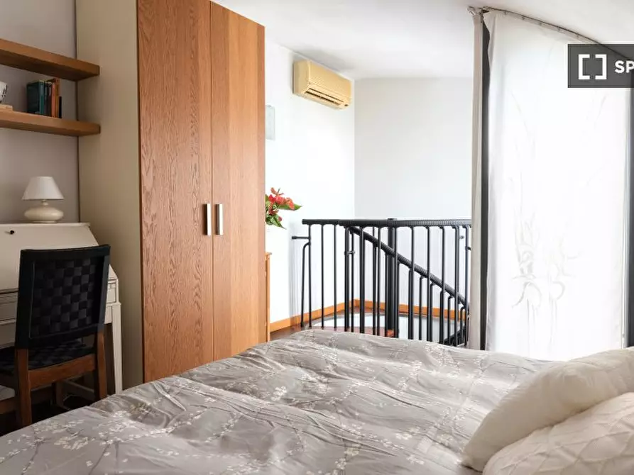 Immagine 13 di Appartamento in affitto  in Via Ippolito Rosellini a Firenze