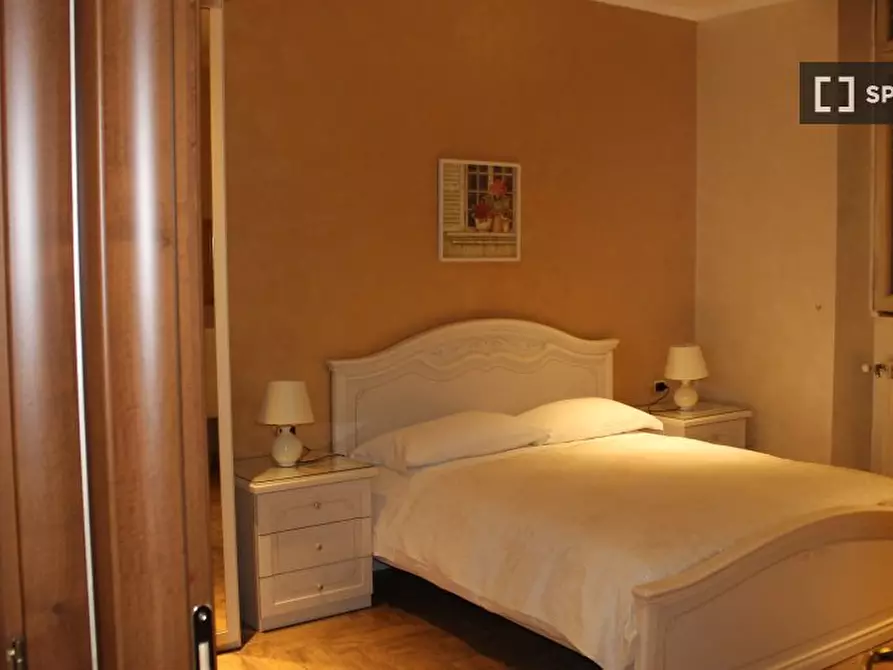 Immagine 1 di Camera condivisa in affitto  in Via Gian Luca Squarcialupo a Roma