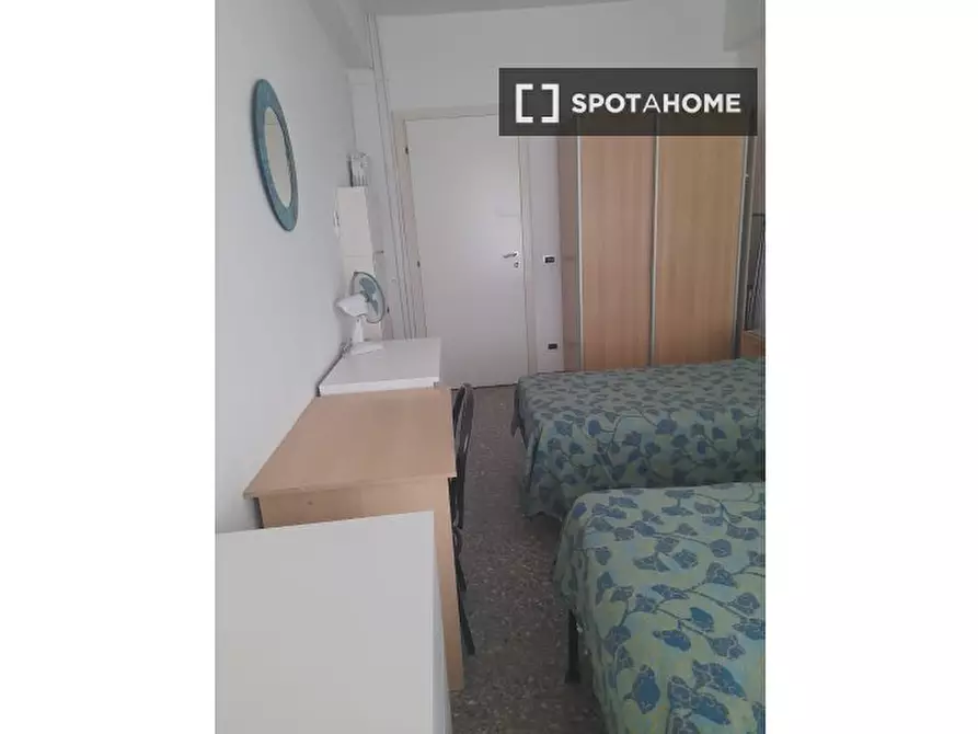 Immagine 3 di Camera condivisa in affitto  in Via Domenico Cucchiari a Roma