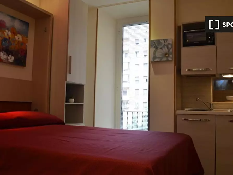 Immagine 8 di Camera condivisa in affitto  in Via Vetulonia a Roma