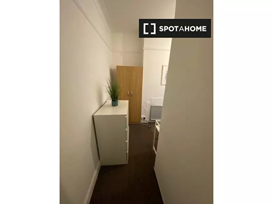 Immagine 2 di Camera condivisa in affitto  in Southfield Rd a Hounslow