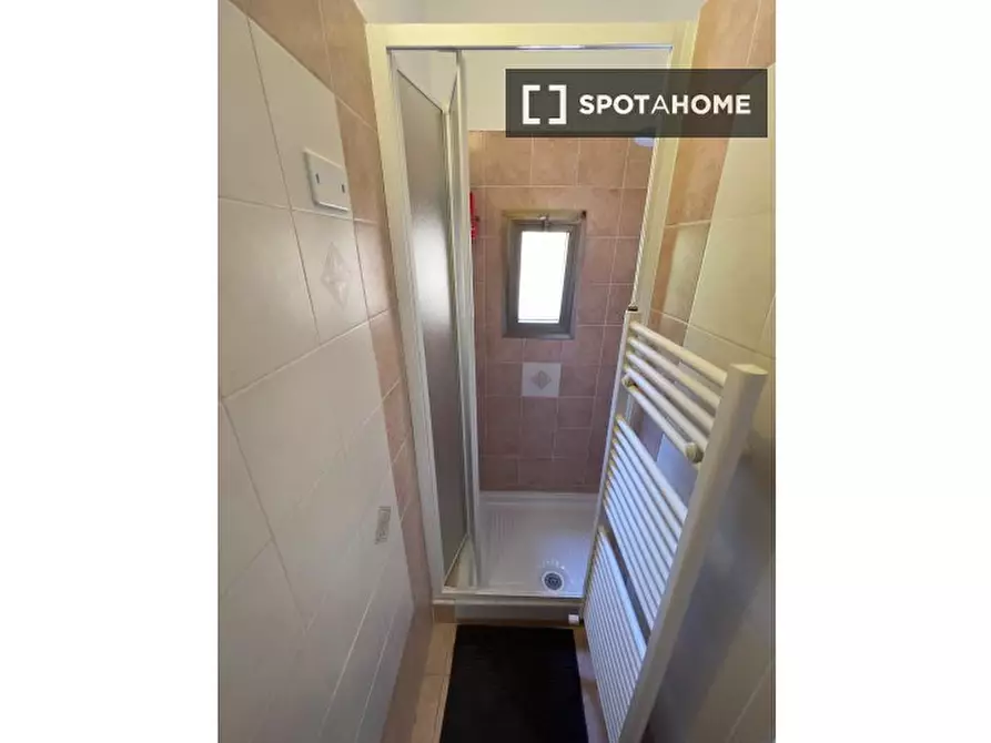 Immagine 18 di Appartamento in affitto  in Via Giuseppe Massarenti a Bologna
