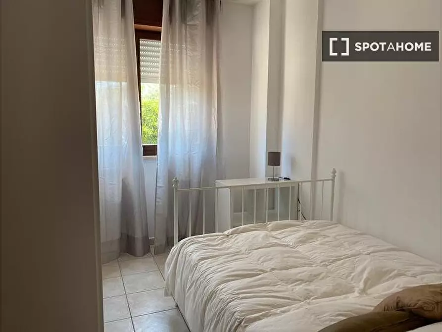 Immagine 1 di Camera condivisa in affitto  in Via Aldo Bibolini a Roma