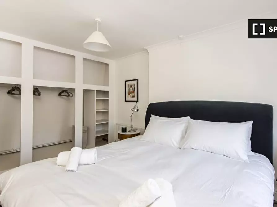 Immagine 11 di Appartamento in affitto  in a Ledbury Mews North a Kensington