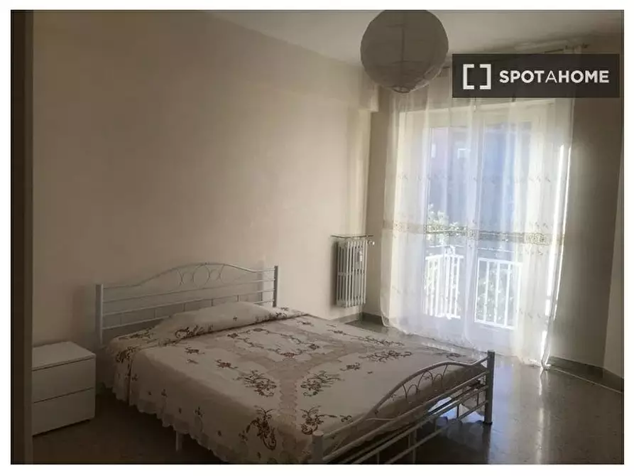 Immagine 9 di Camera condivisa in affitto  in Via Francesco Grimaldi a Roma